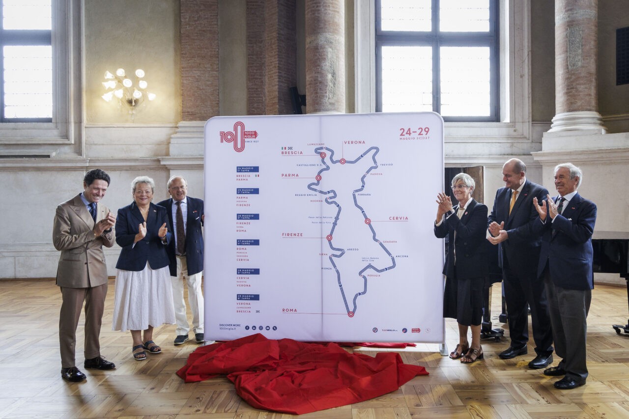 Presentazione ufficiale della mappa della 1000 Miglia 2027 nel Salone Vanvitelliano di Palazzo Loggia a Brescia
